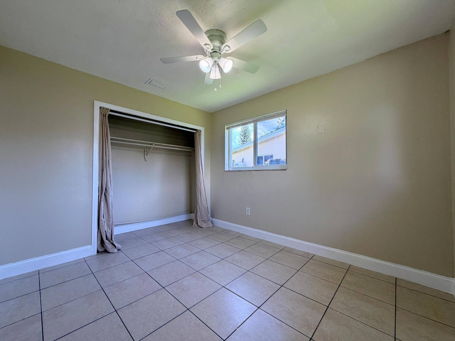 2530 NW 26th Court, Oakland Park, FL 33311 IMG_0199