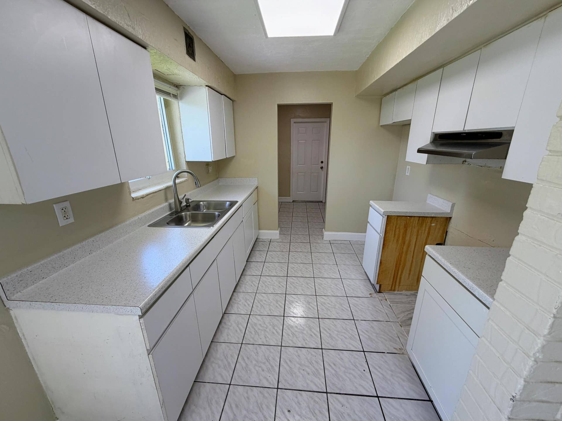 2530 NW 26th Court, Oakland Park, FL 33311 IMG_0190