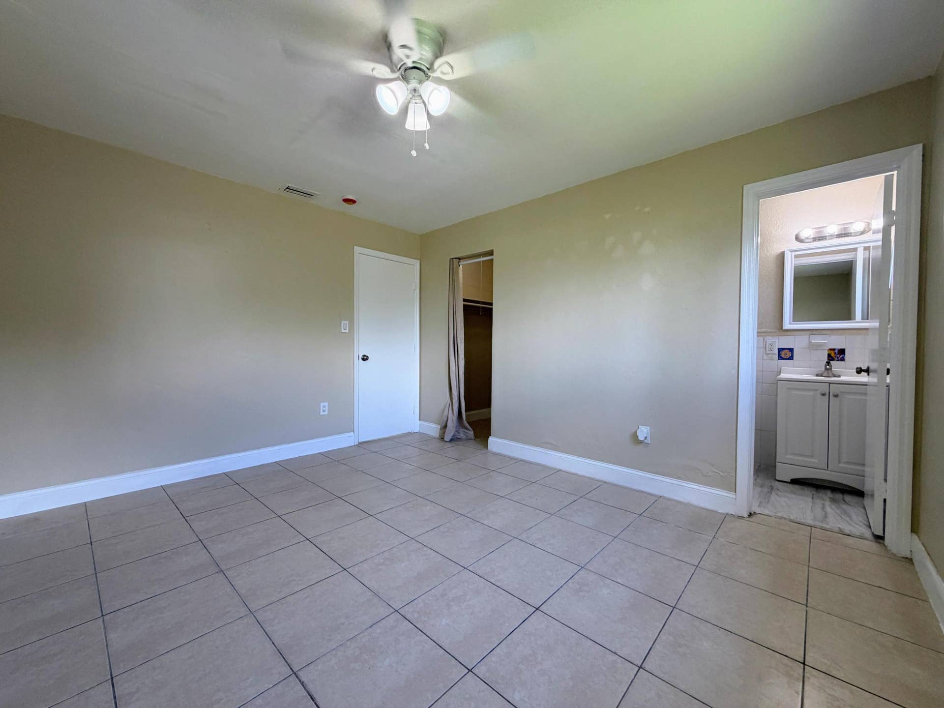 2530 NW 26th Court, Oakland Park, FL 33311 IMG_0196