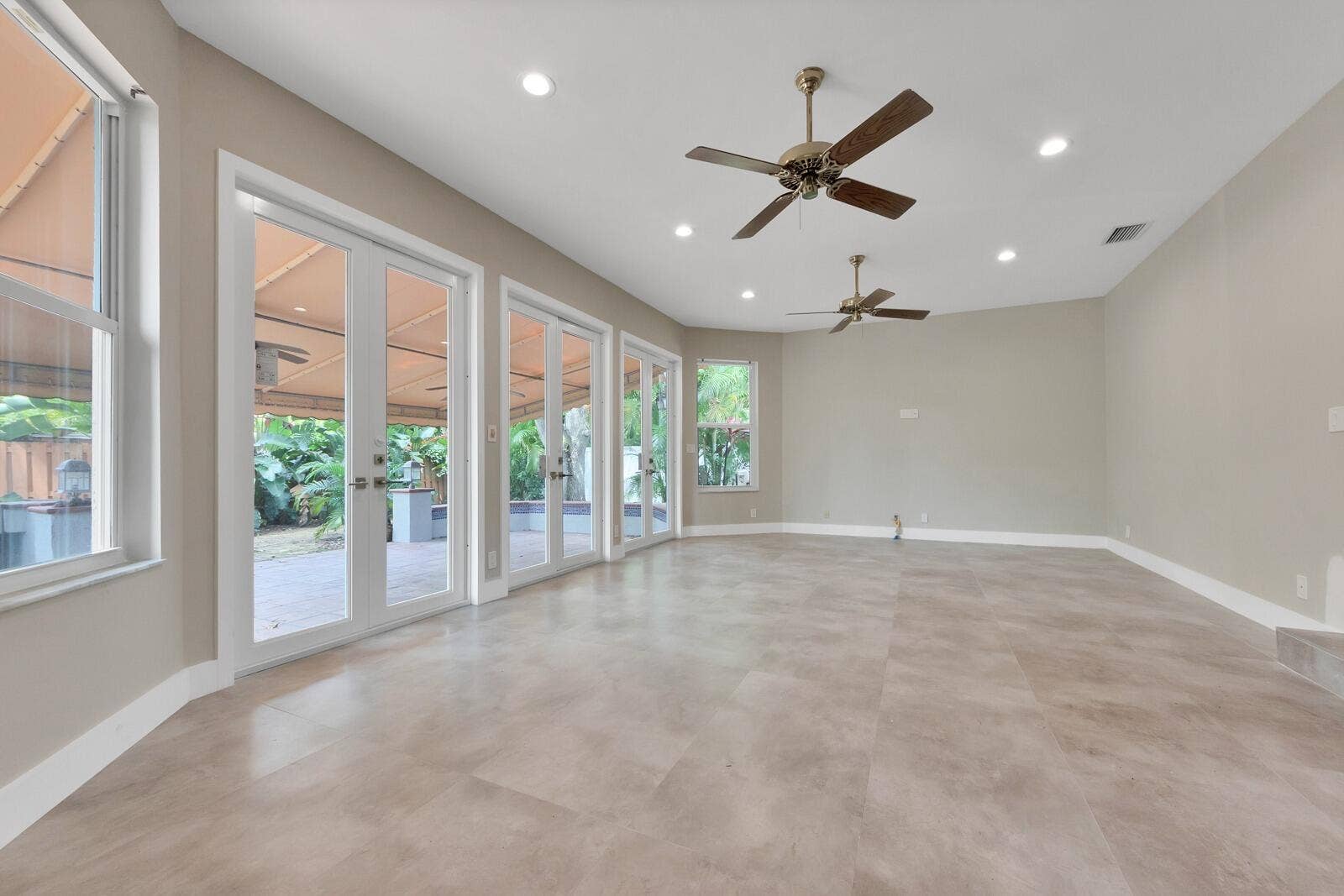 805 SE 10TH Street, Fort Lauderdale, FL 33316 current