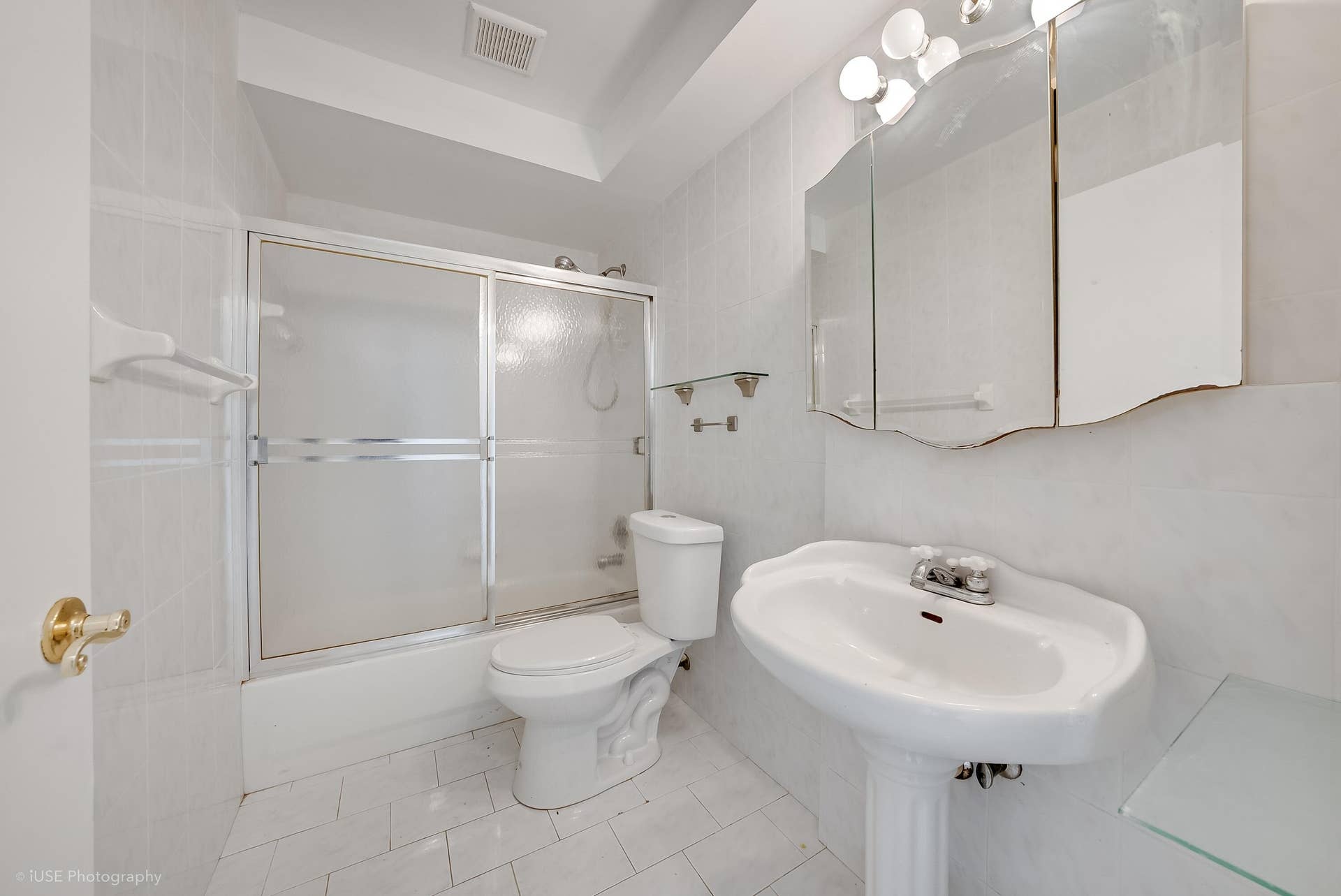 2141 SW 23RD Avenue, Fort Lauderdale, FL 33312 downstairs_guest_bathroom