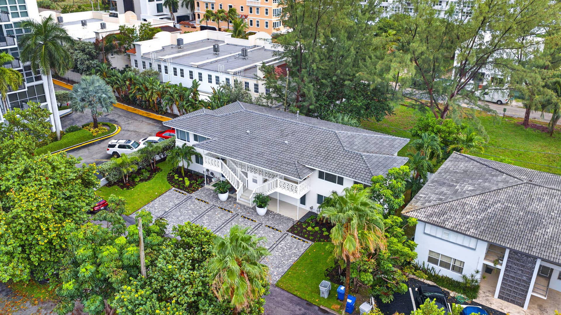 3216 COLONY CLUB Road, #2, Pompano Beach, FL 33062 31-web-or-mls-DJI_20260918020420_0398_D