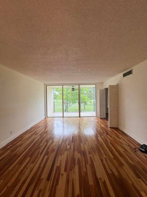 3800 Oaks Clubhouse Drive, #Unit 211, Pompano Beach, FL 33069 3800 Licing Room 2
