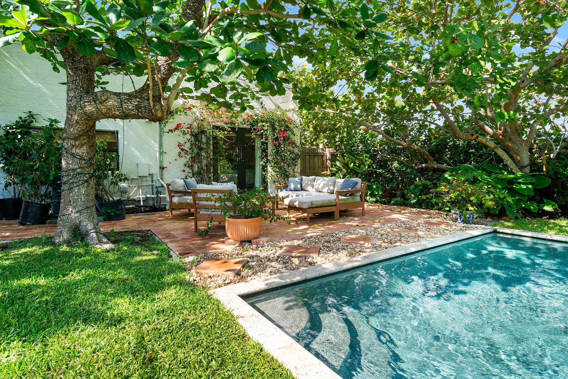 520-28TH-ST-33407-042
