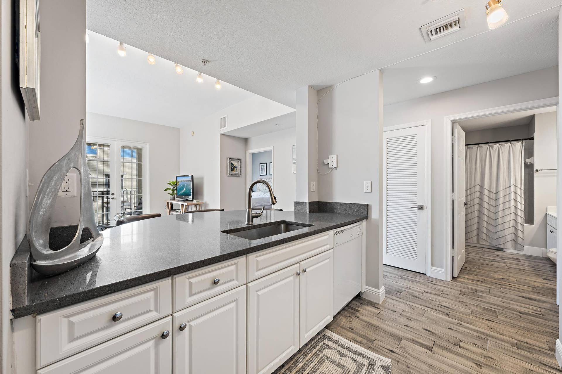 1200 Town Center Drive, #412, Jupiter, FL 33458 Kitchen