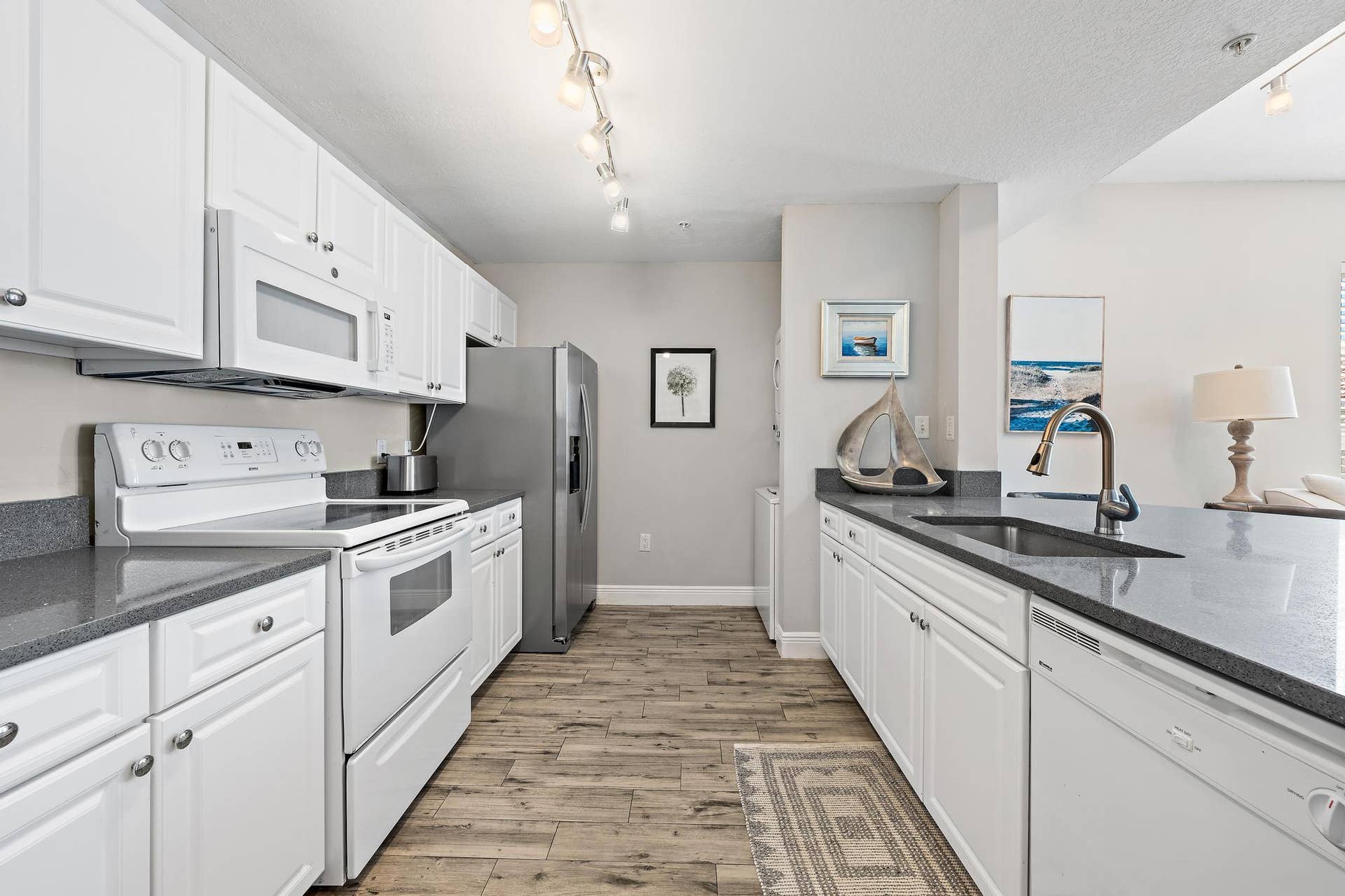 1200 Town Center Drive, #412, Jupiter, FL 33458 Kitchen