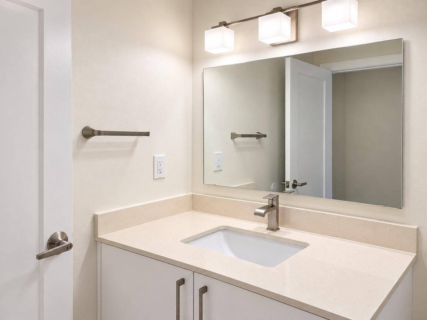 17021 N BAY Road, #816, Sunny Isles Beach, FL 33160 7