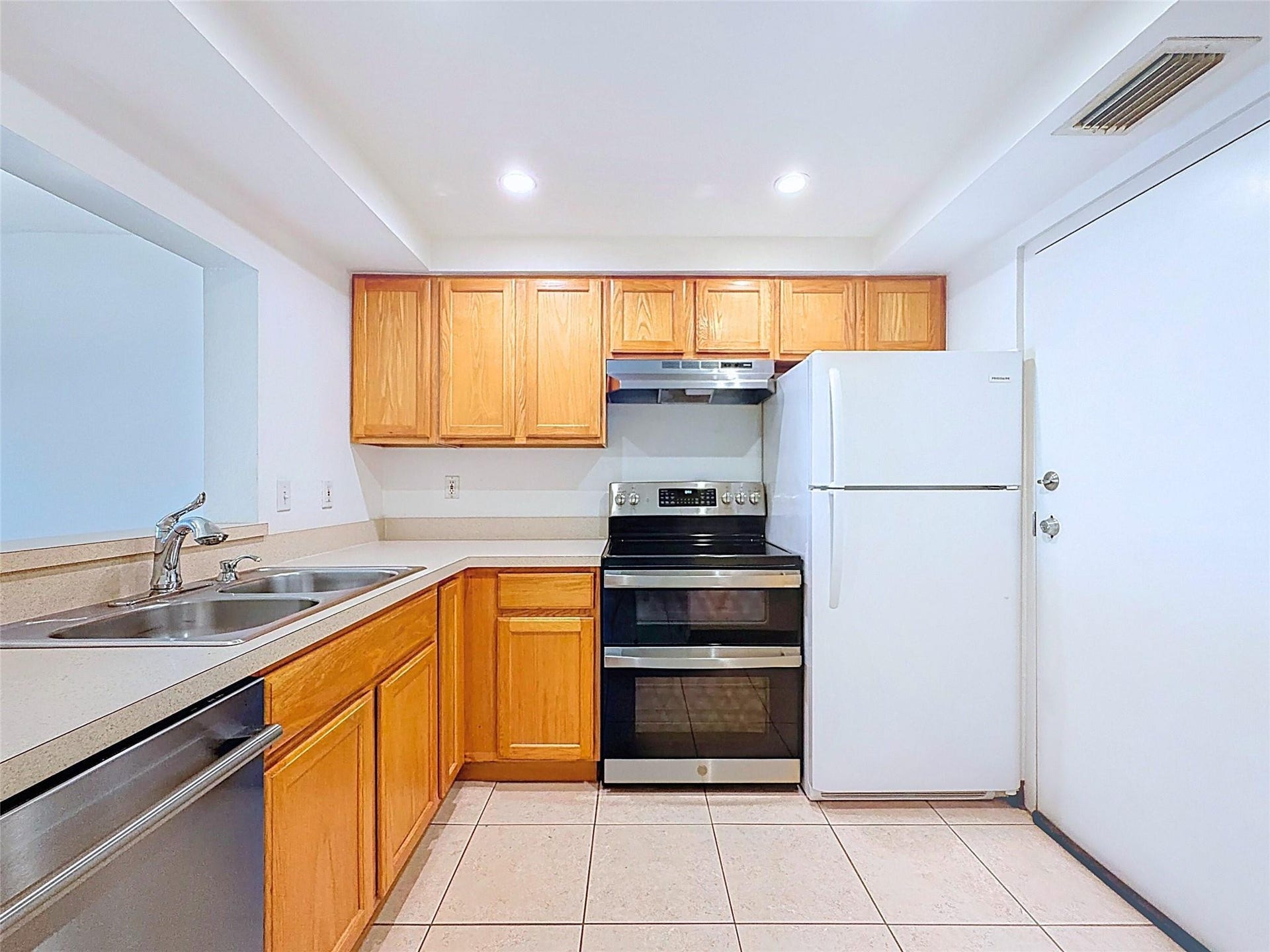 4025 N Federal Highway, #227B, Oakland Park, FL 33308 Photo 8