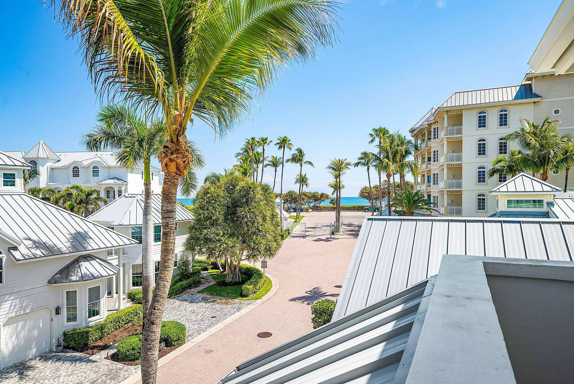 130 JUPITER KEY Road, Jupiter, FL 33477 primary suite view