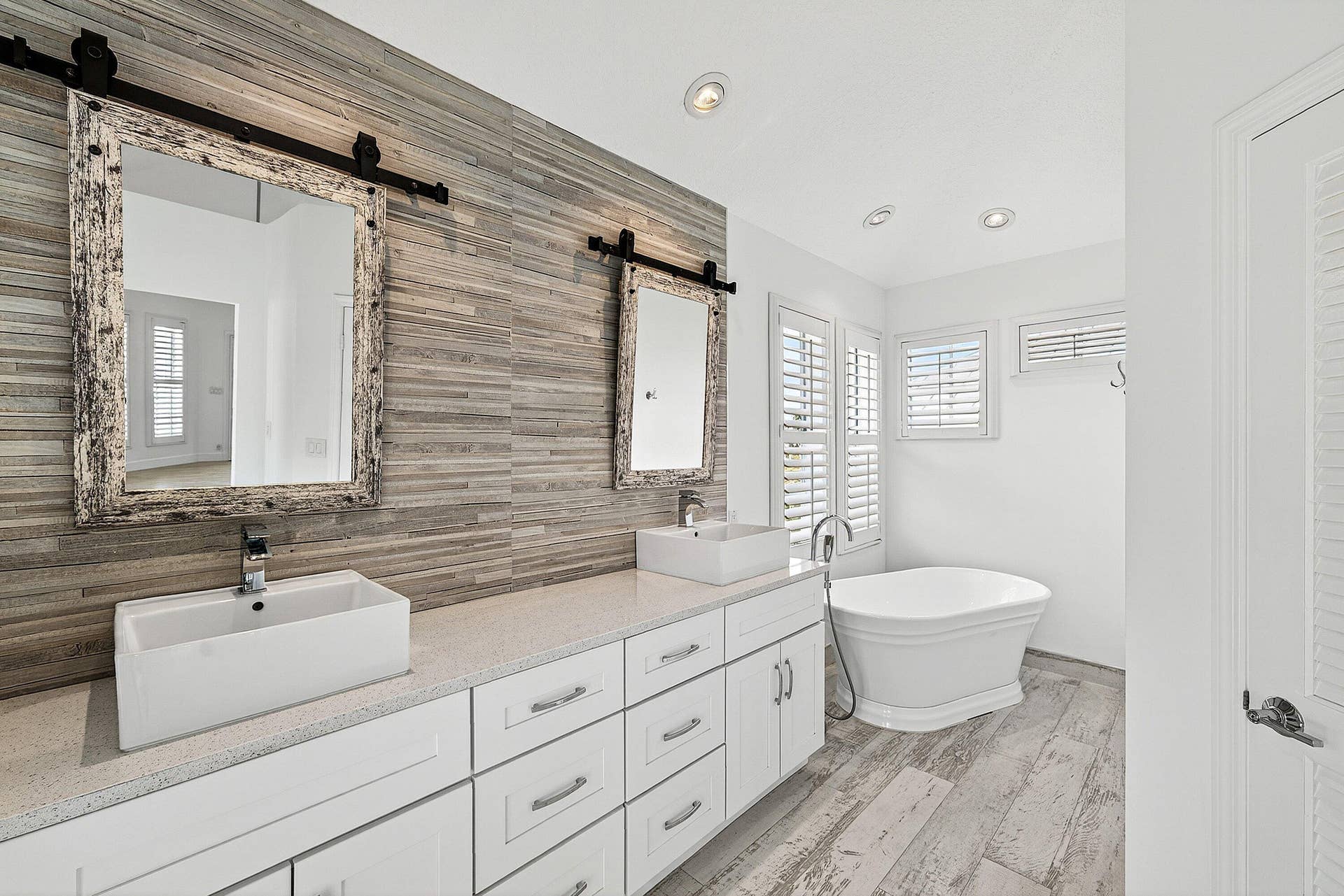 130 JUPITER KEY Road, Jupiter, FL 33477 primary suite bathroom