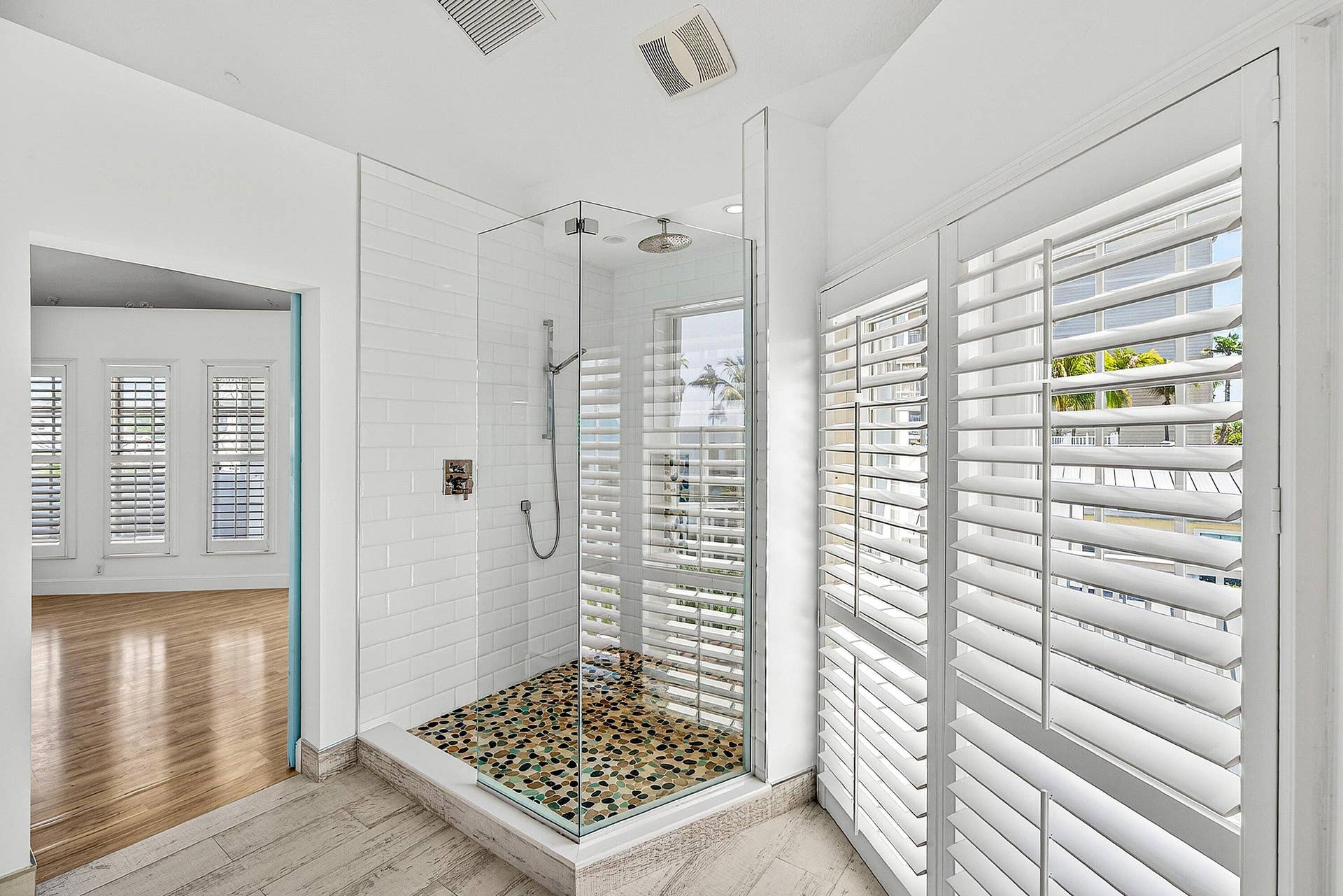 130 JUPITER KEY Road, Jupiter, FL 33477 primary suite bathroom