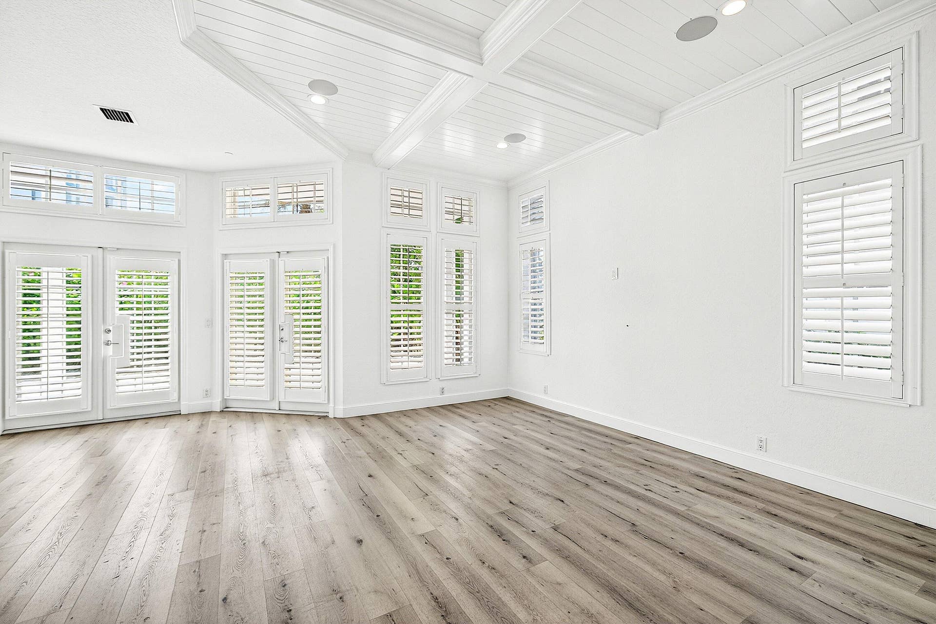 130 JUPITER KEY Road, Jupiter, FL 33477 1st floor living area