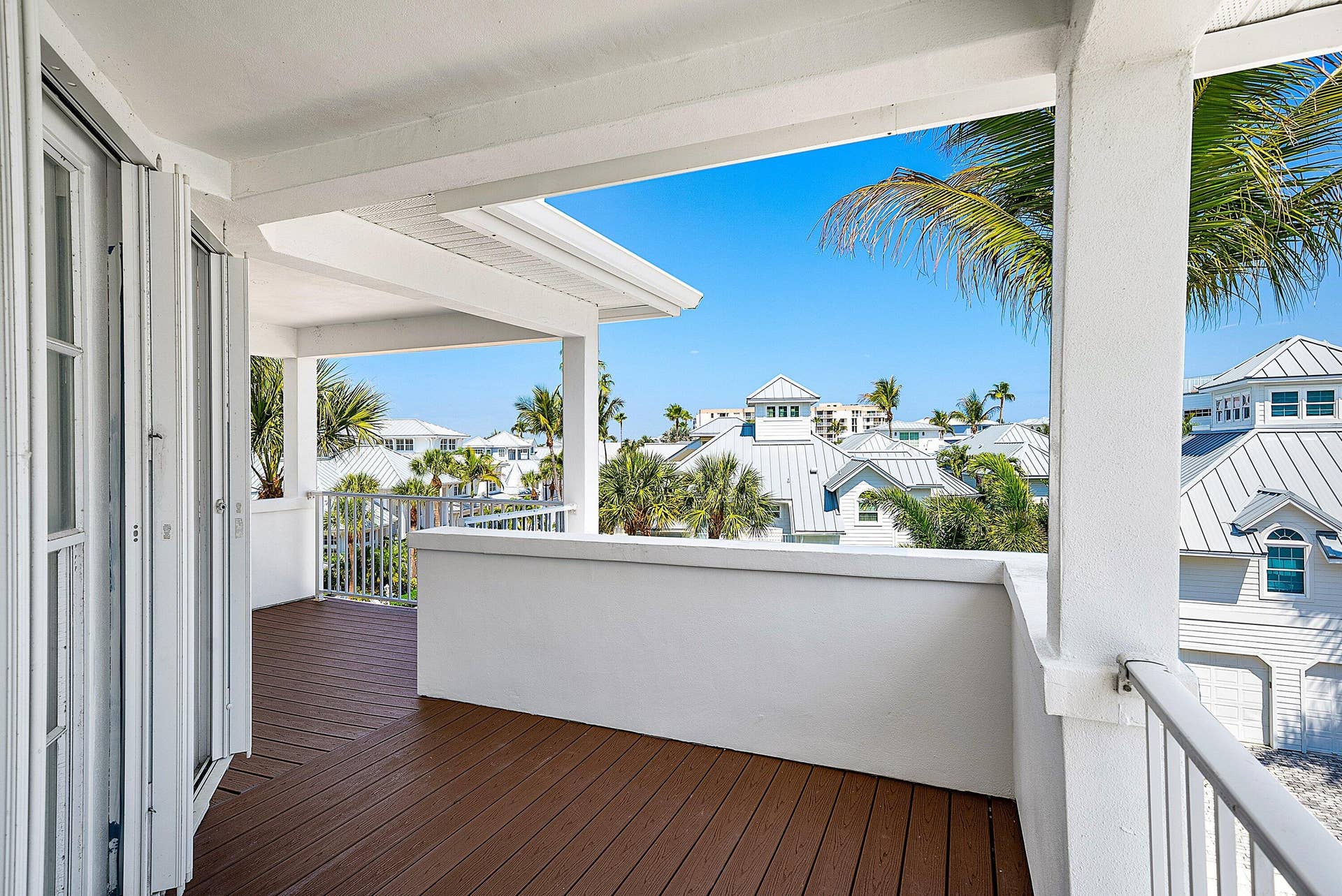 130 JUPITER KEY Road, Jupiter, FL 33477 primary suite private deck
