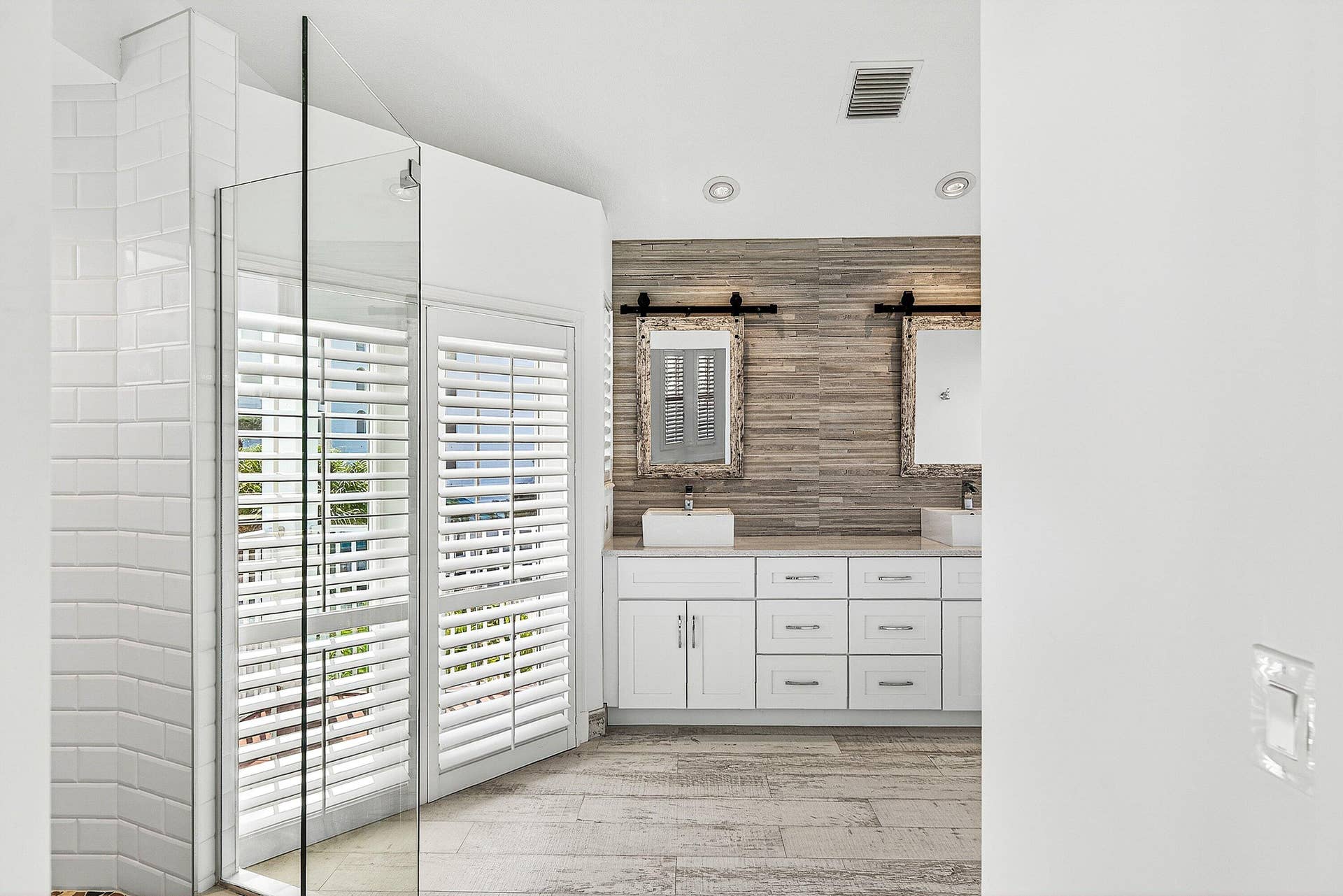 130 JUPITER KEY Road, Jupiter, FL 33477 primary suite bathroom