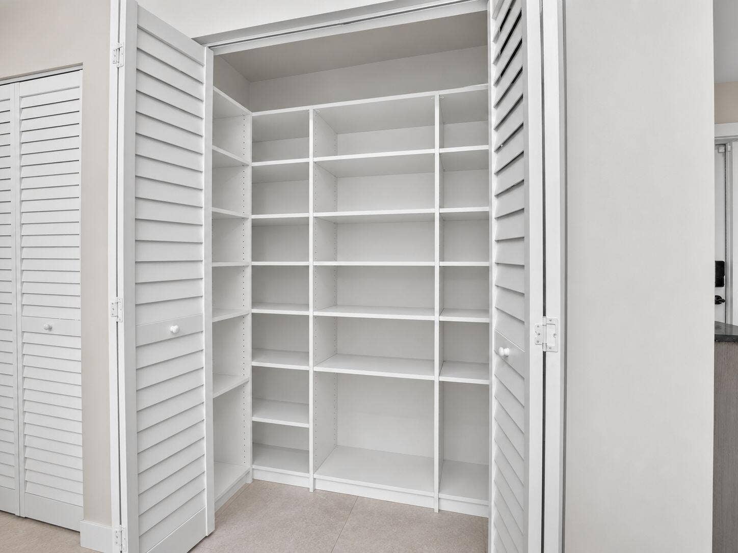 2738 DEER CREEK KELLY BROOKE Lane, Deerfield Beach, FL 33442 Oversized pantry.