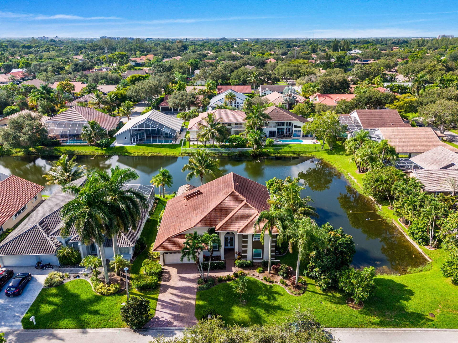 9924 NW 49TH Place, Coral Springs, FL 33076 61-web-or-mls-DJI_20260915101252_0604_D