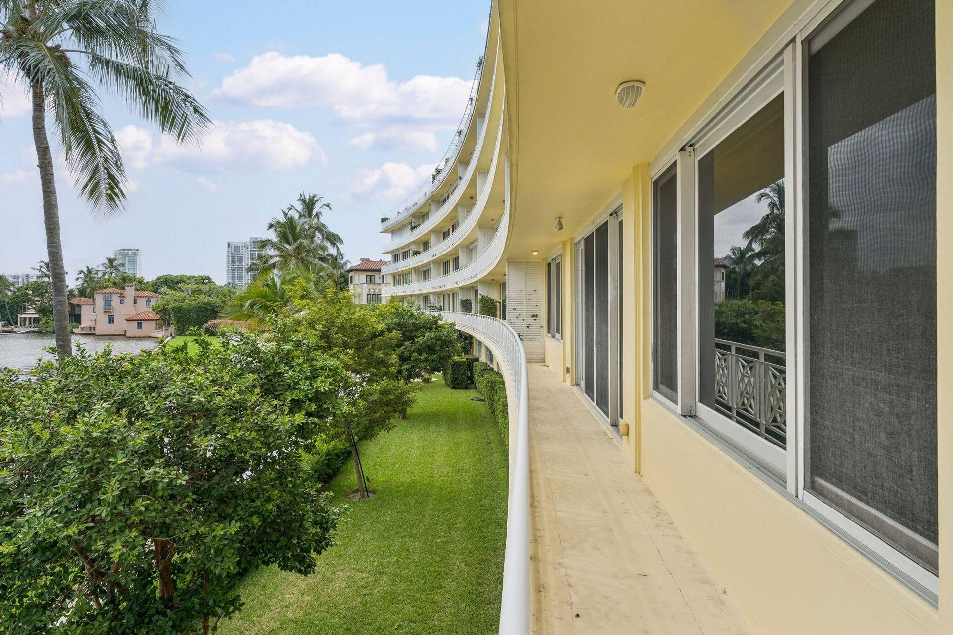 425 WORTH Avenue, #2F, Palm Beach, FL 33480 425 Worth Ave Palm Beach FL 54