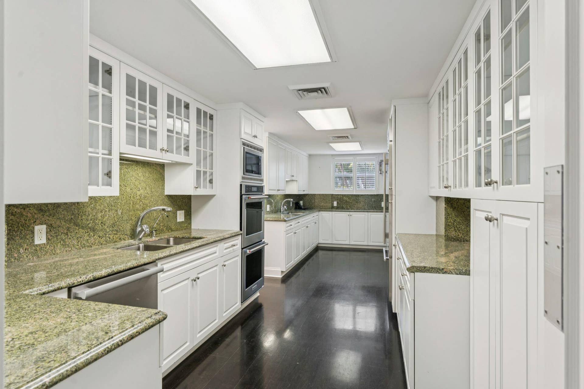 425 WORTH Avenue, #2F, Palm Beach, FL 33480 kitchen