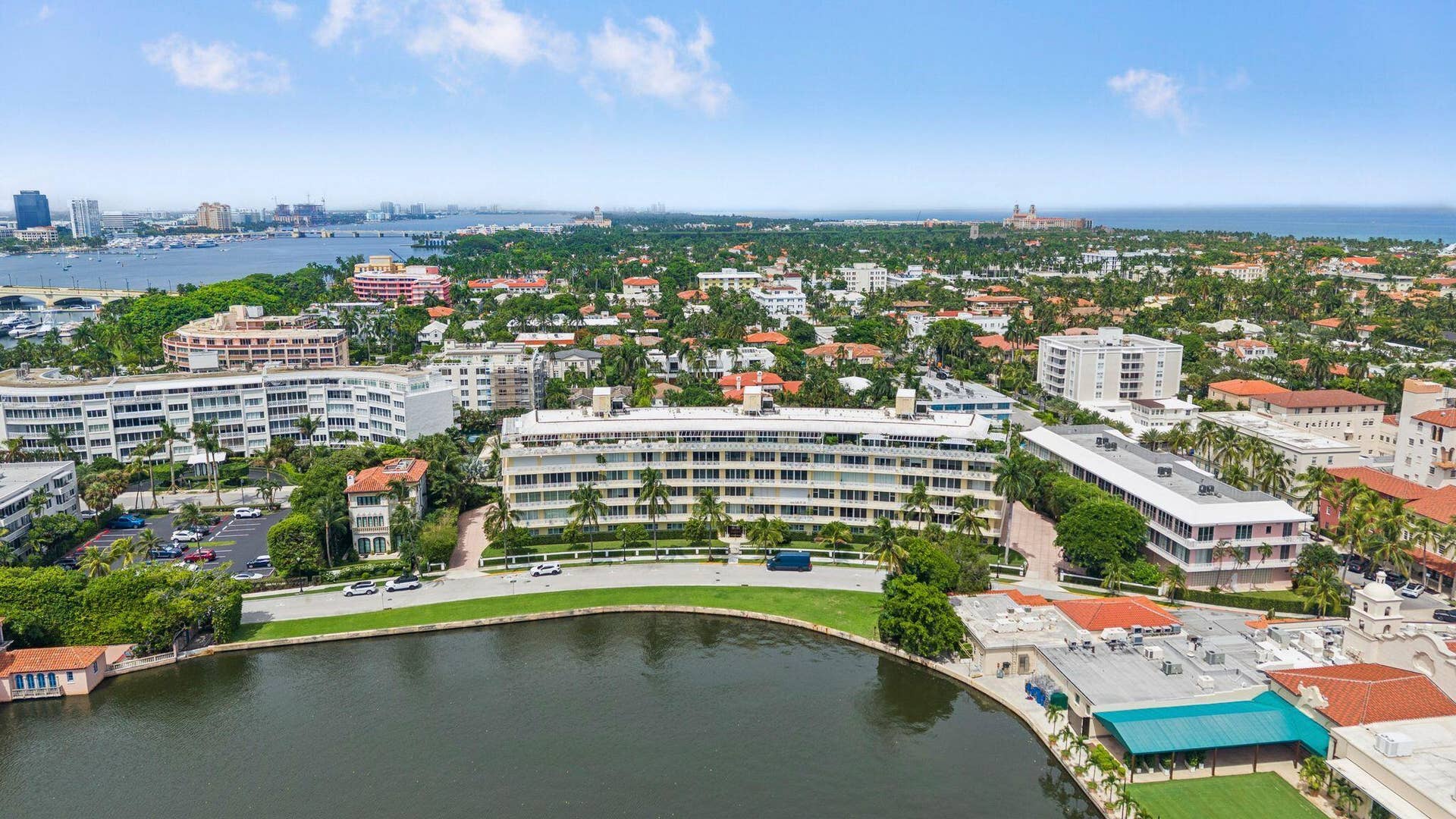 425 WORTH Avenue, #2F, Palm Beach, FL 33480 Everglades lagoon
