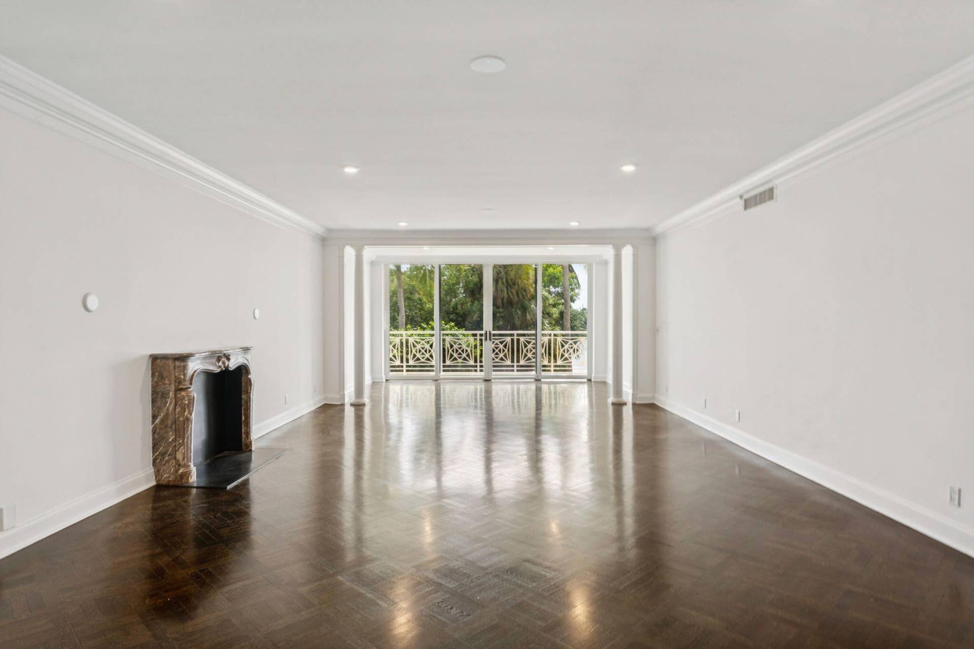 425 WORTH Avenue, #2F, Palm Beach, FL 33480 living room, faux fireplace