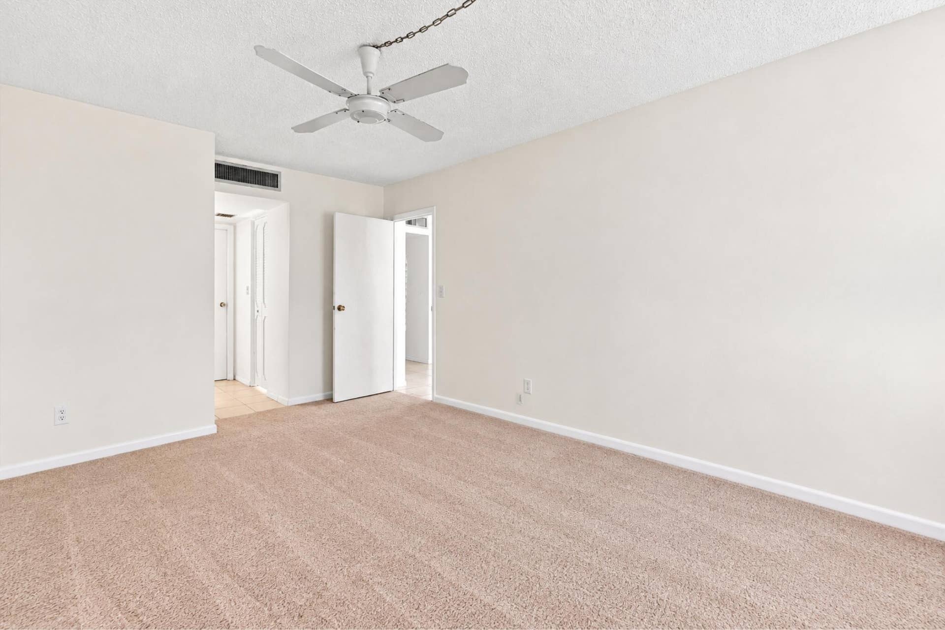 20400 W COUNTRY CLUB Drive, #609, Aventura, FL 33180 13