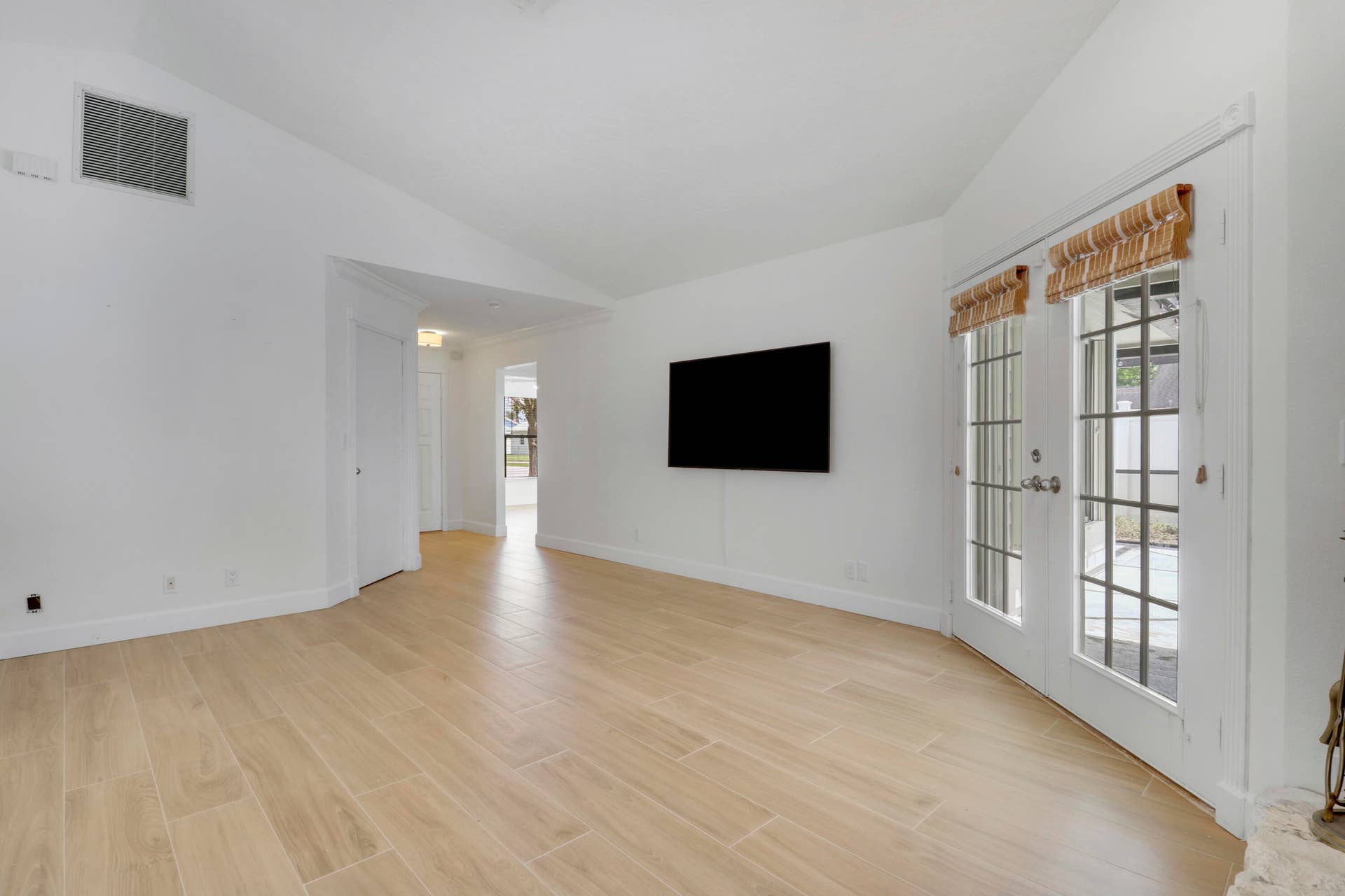 6208 Michael Street, Jupiter, FL 33458 Living Room