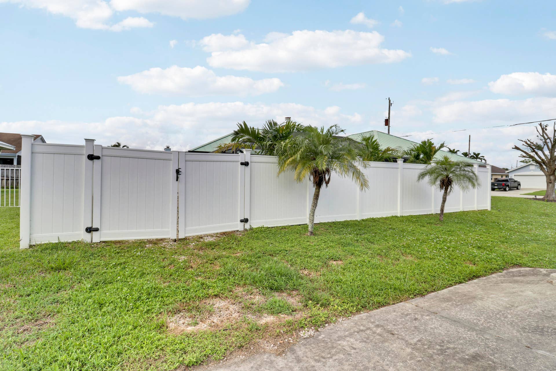 6208 Michael Street, Jupiter, FL 33458 corner lot with gate access