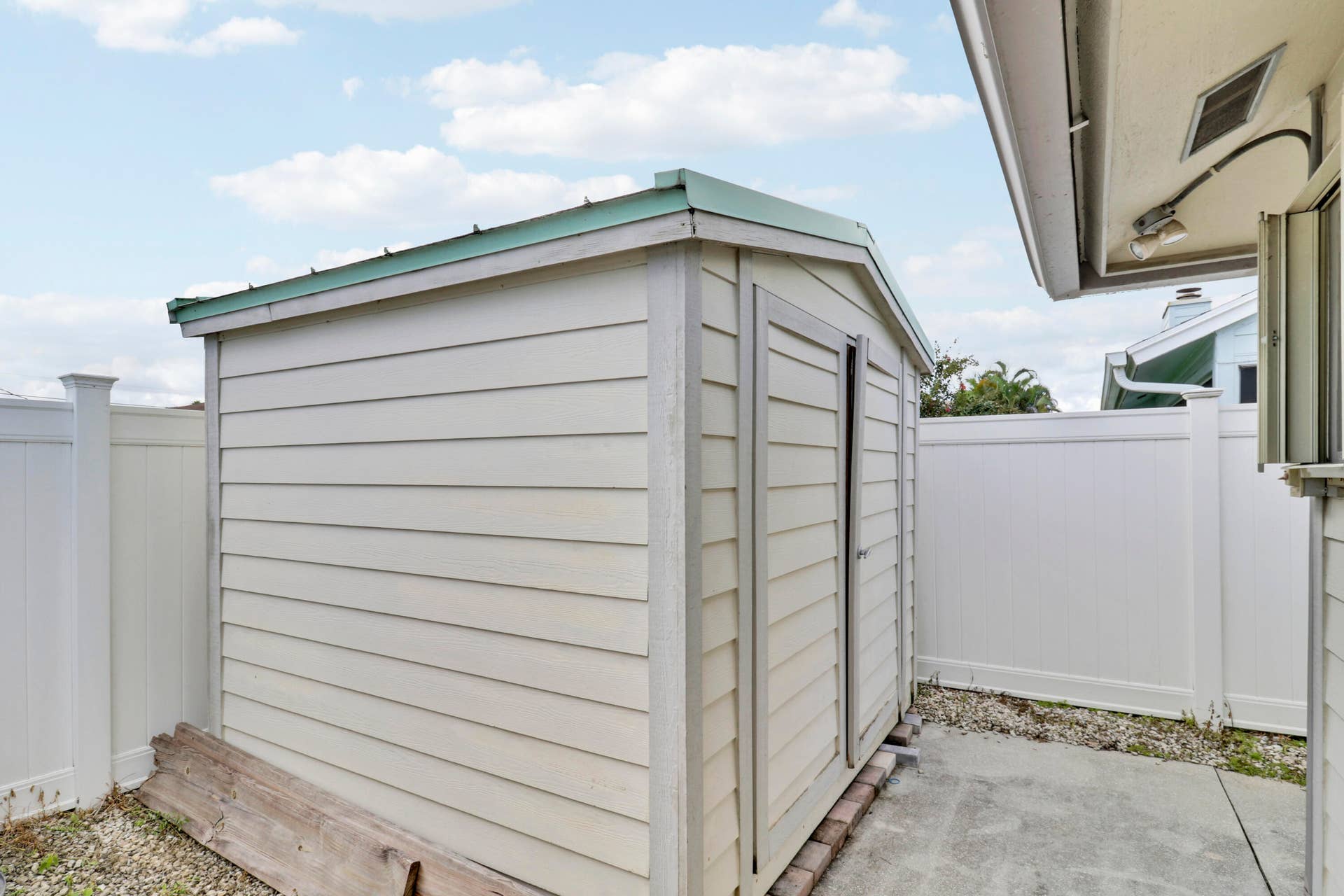 6208 Michael Street, Jupiter, FL 33458 shed