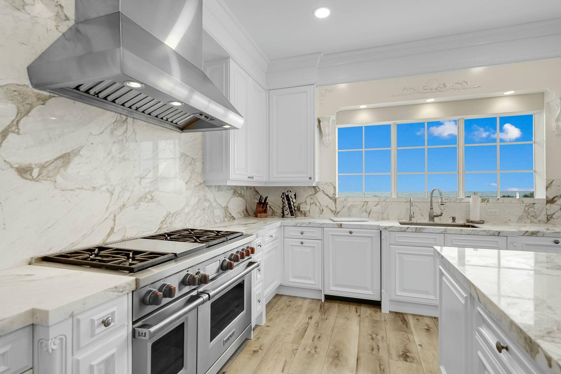 477 S Beach Road, Jupiter Island, FL 33455 tempImagevwhNnc
