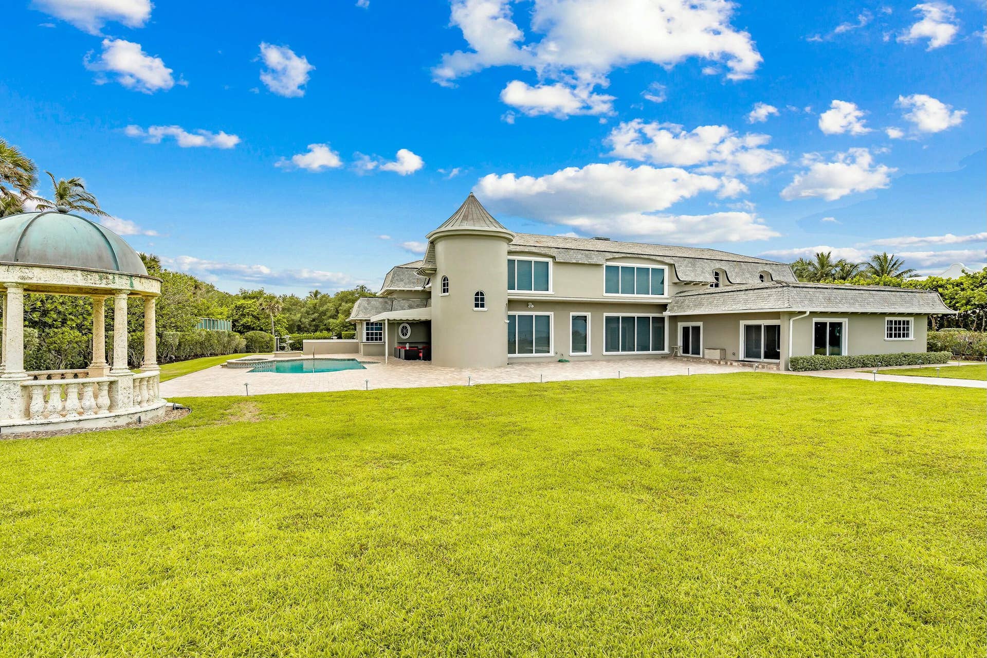 477 S Beach Road, Jupiter Island, FL 33455 tempImageuJCKmm