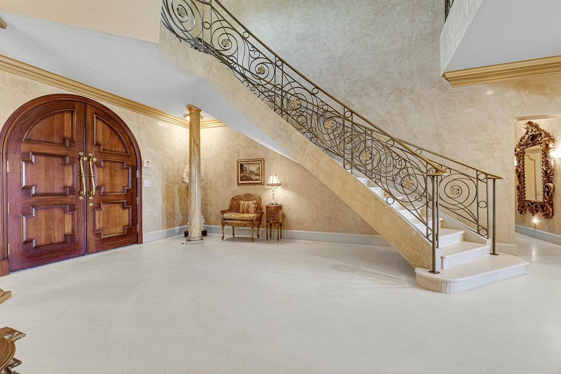 477 S Beach Road, Jupiter Island, FL 33455 tempImage4furfZ