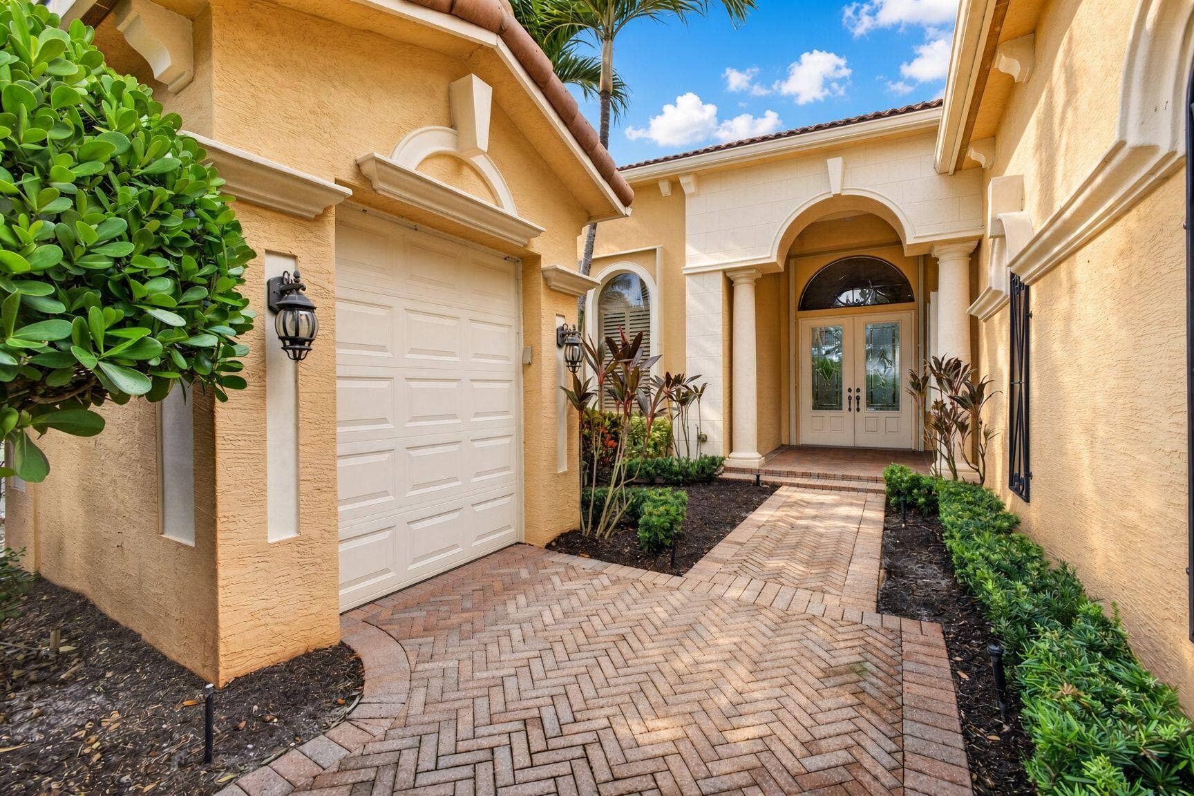 142 Viera Drive, Palm Beach Gardens, FL 33418 5-web-or-mls-LUflb