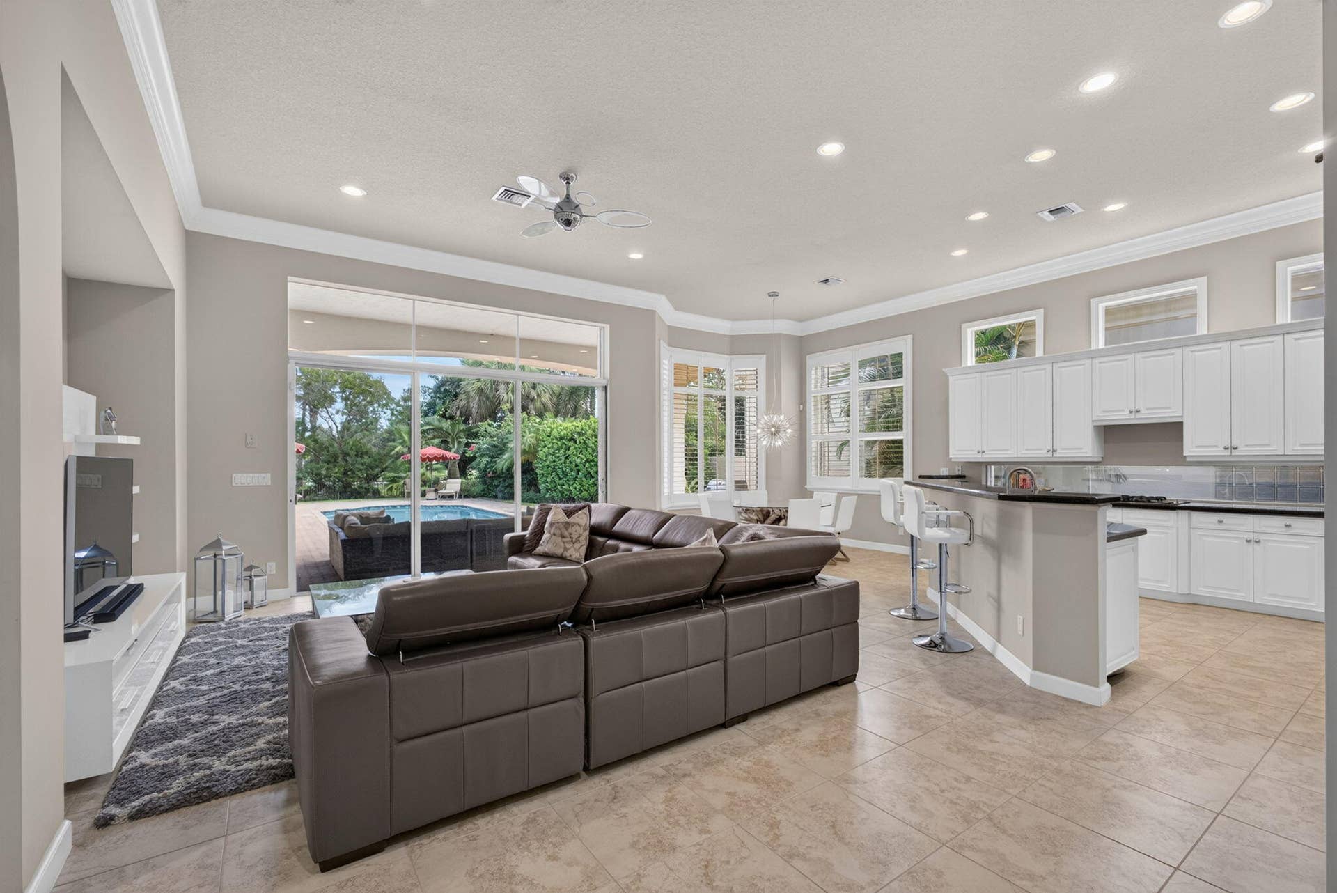 142 Viera Drive, Palm Beach Gardens, FL 33418 21-web-or-mls-5D1A1437
