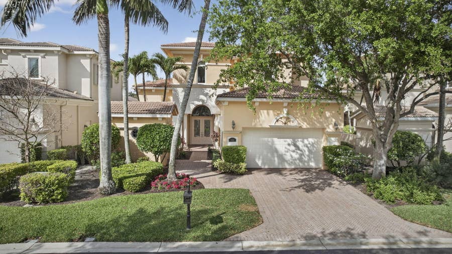 Property photo for 142 Viera Drive, Palm Beach Gardens, FL