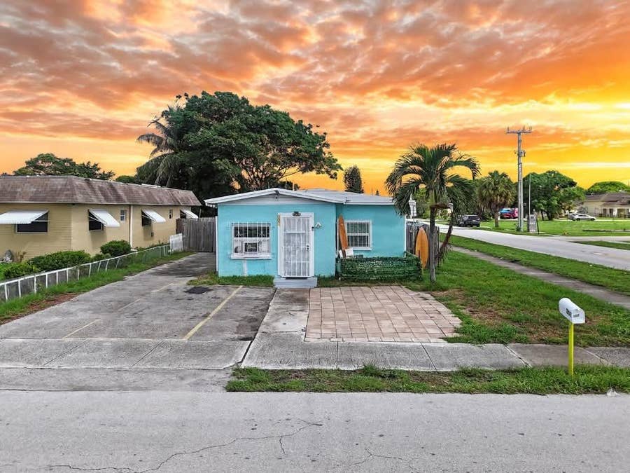 Property photo for 207 SW 4TH Street, Deerfield Beach, FL
