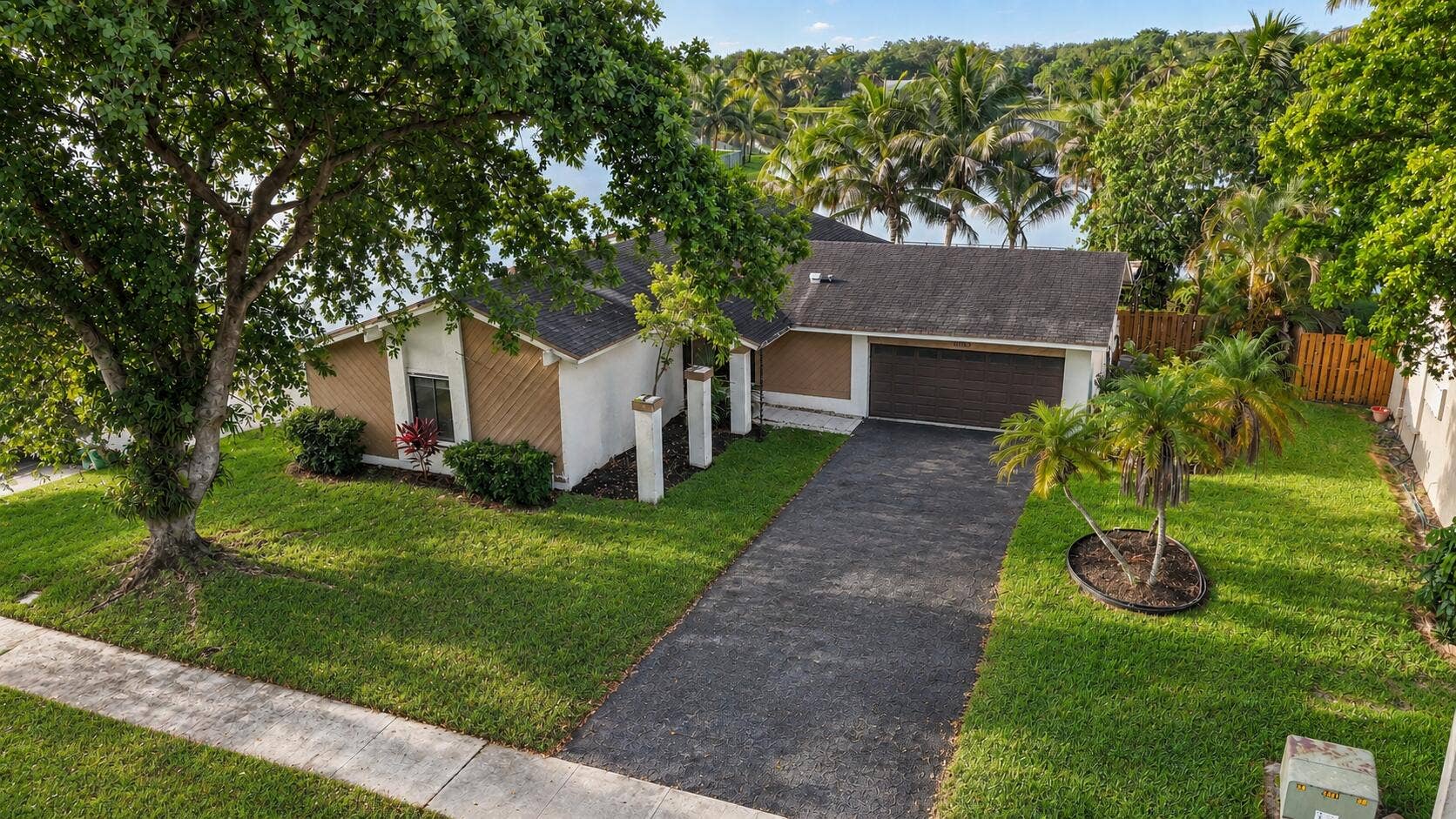 11905 SAILBOAT Drive, Cooper City, FL 33026 Drone