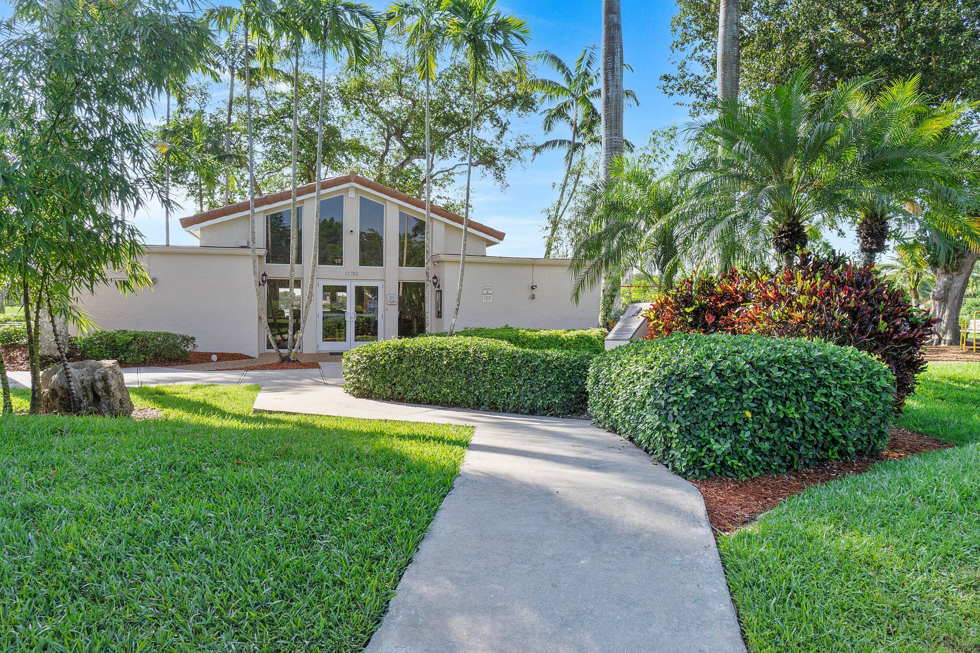 11905 SAILBOAT Drive, Cooper City, FL 33026 2596 Lakeview Court_001