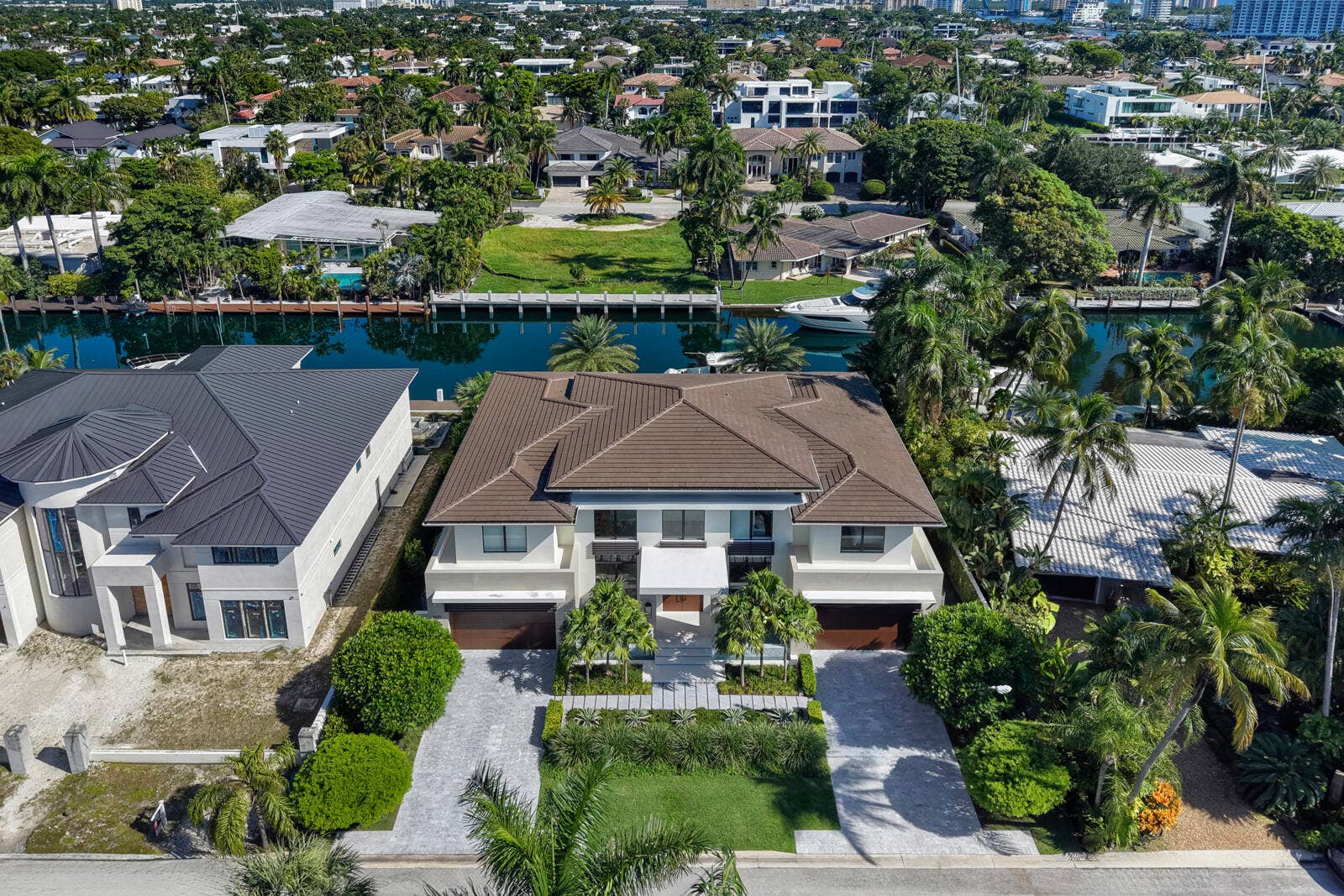 2423 Castilla Isle, Fort Lauderdale, FL 33301 DJI_20260913102519_0972_D-MLS