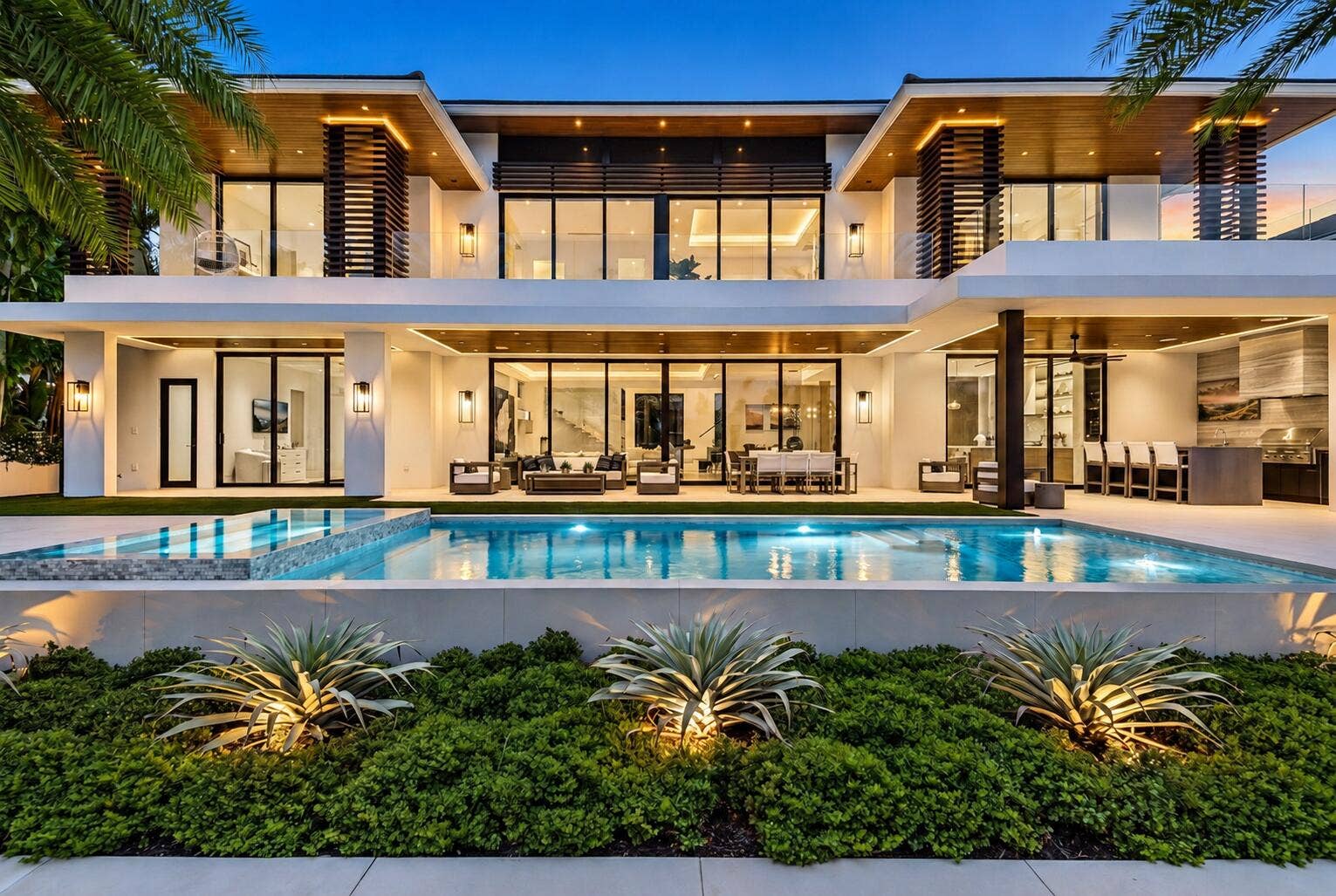 2423 Castilla Isle, Fort Lauderdale, FL 33301 Luxury Back