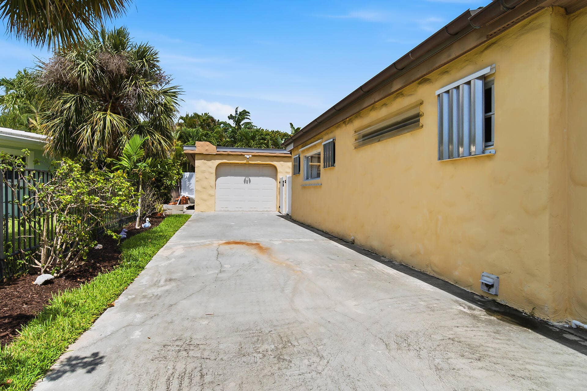 145 NE Spanish Court, Boca Raton, FL 33432 145-NE-SPANISH-COURT-33432-055