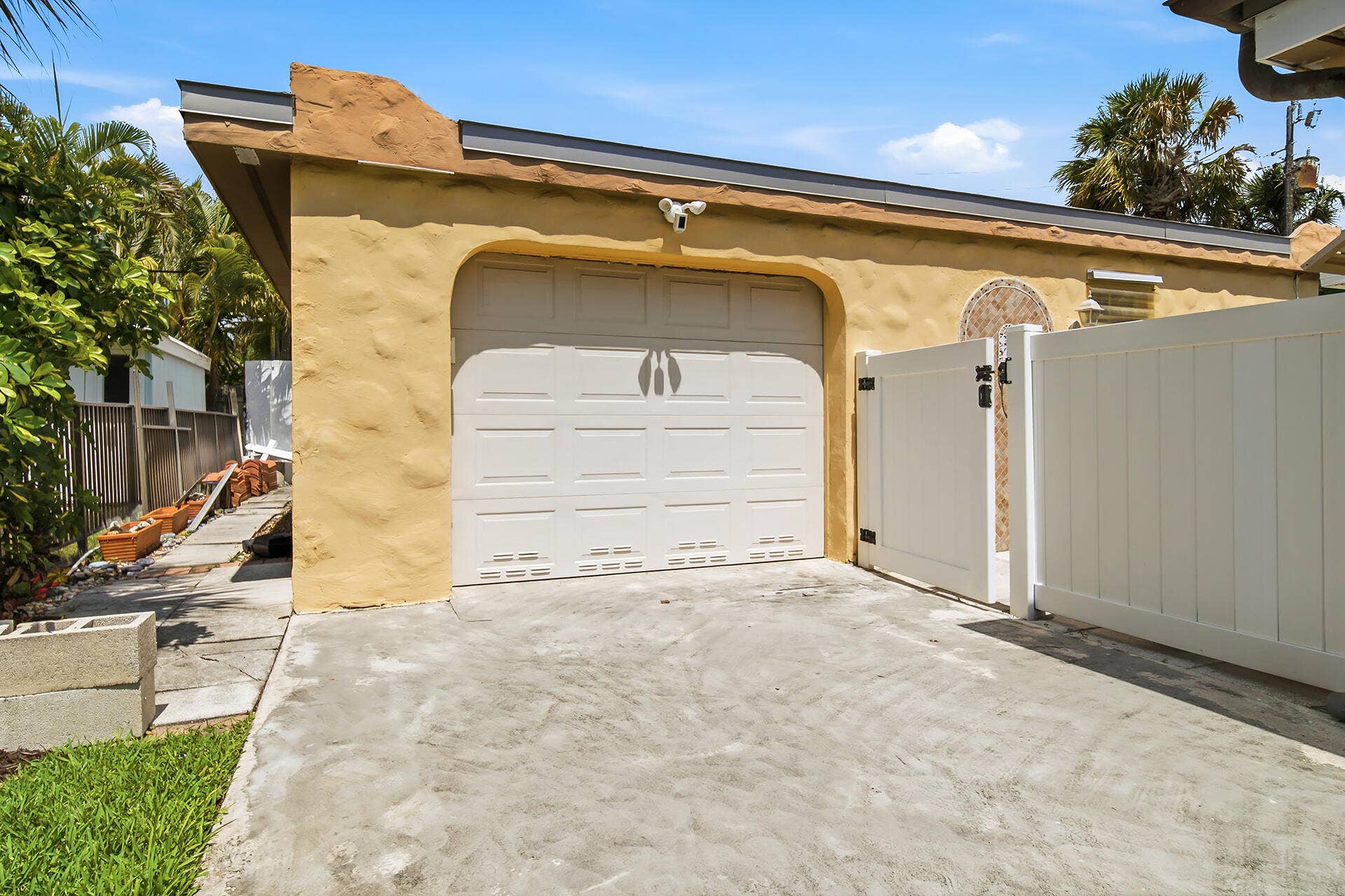 145 NE Spanish Court, Boca Raton, FL 33432 145-NE-SPANISH-COURT-33432-054