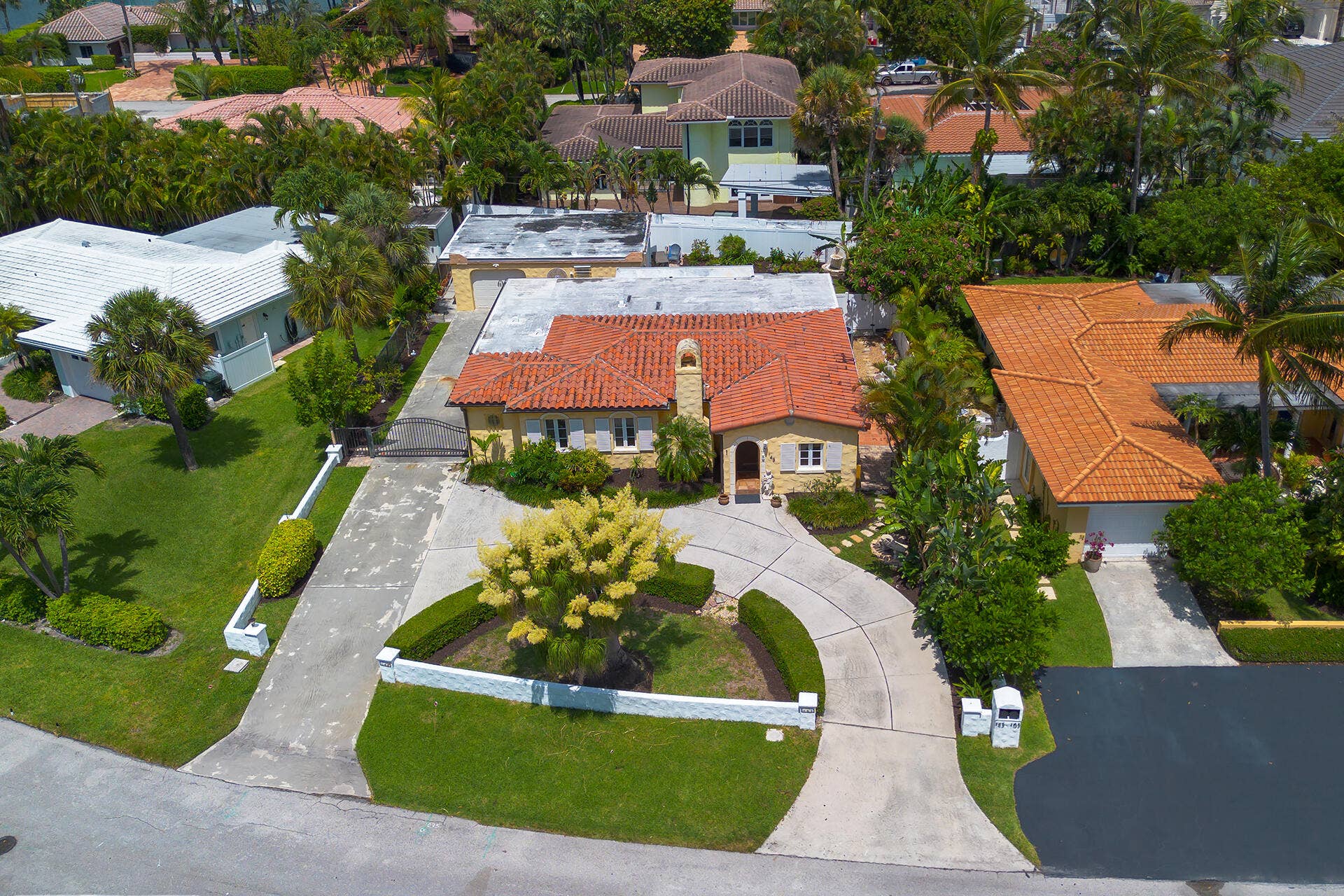 145 NE Spanish Court, Boca Raton, FL 33432 145-NE-SPANISH-COURT-33432-063