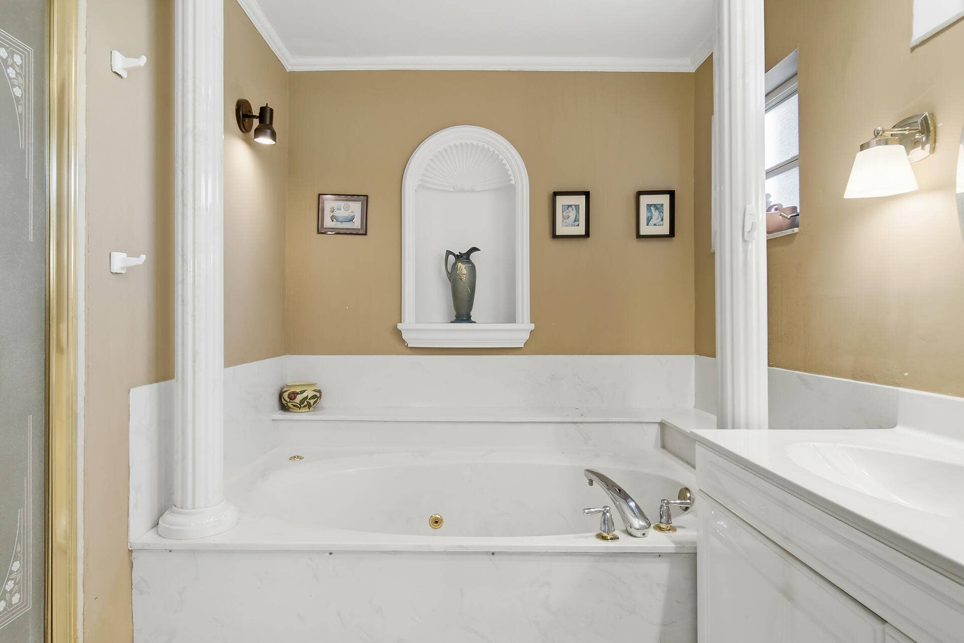 145 NE Spanish Court, Boca Raton, FL 33432 145-NE-SPANISH-COURT-33432-043