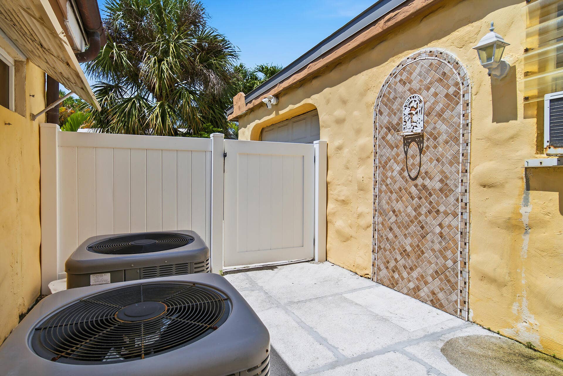 145 NE Spanish Court, Boca Raton, FL 33432 145-NE-SPANISH-COURT-33432-056