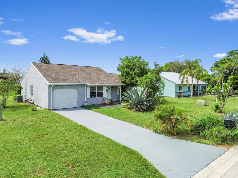 Property photo for 1549 SE South Balcourt, Port St Lucie, FL