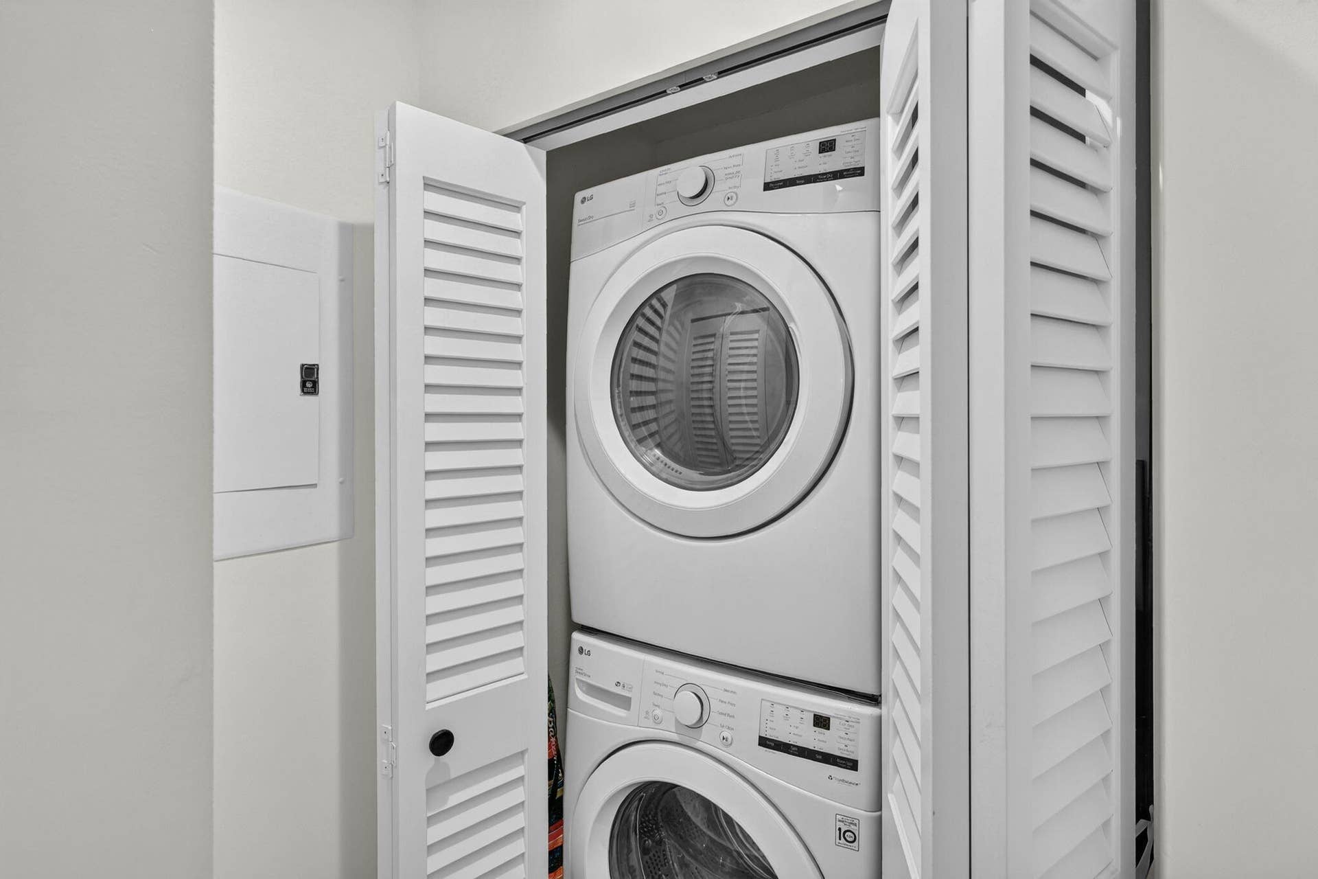 18449 LAUNDRY