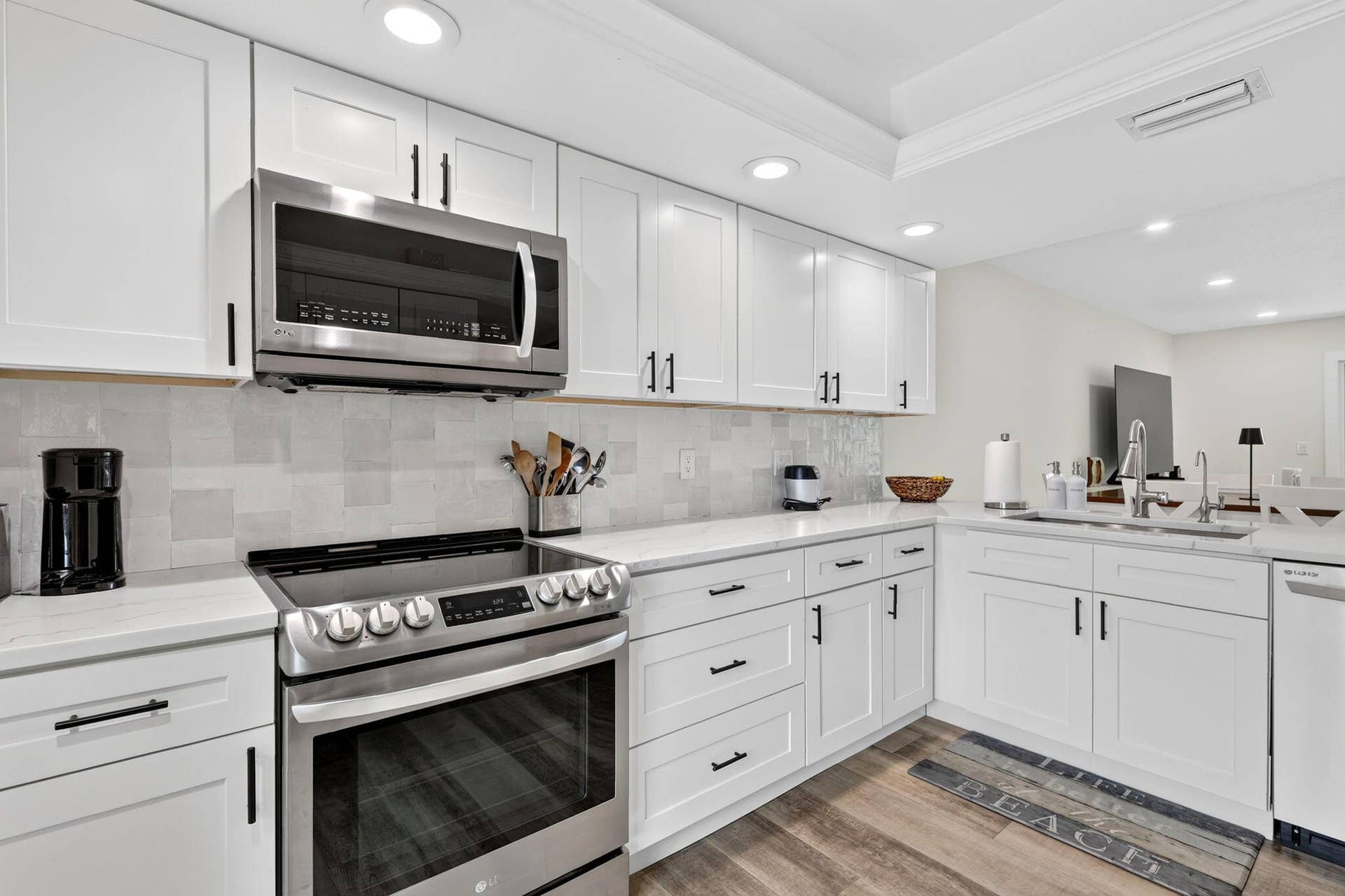 18449 KITCHEN 4