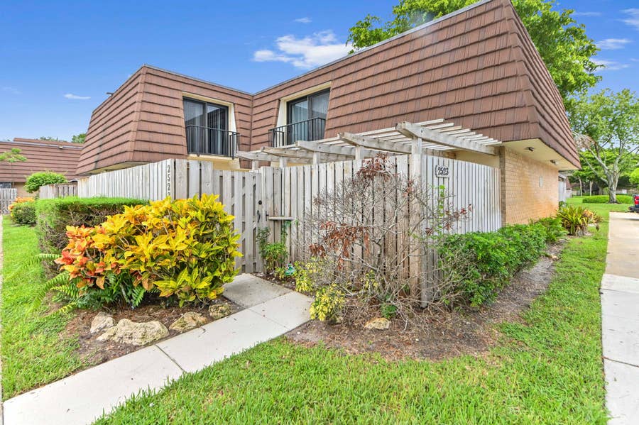Property photo for 2523 25th Lane, Palm Beach Gardens, FL