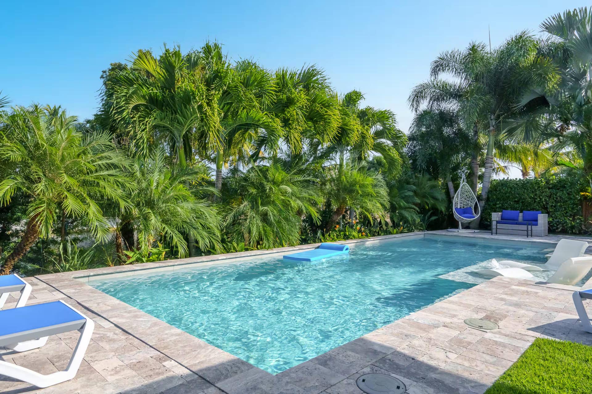 3960 NE 16th Avenue, Oakland Park, FL 33334 Canal House 8