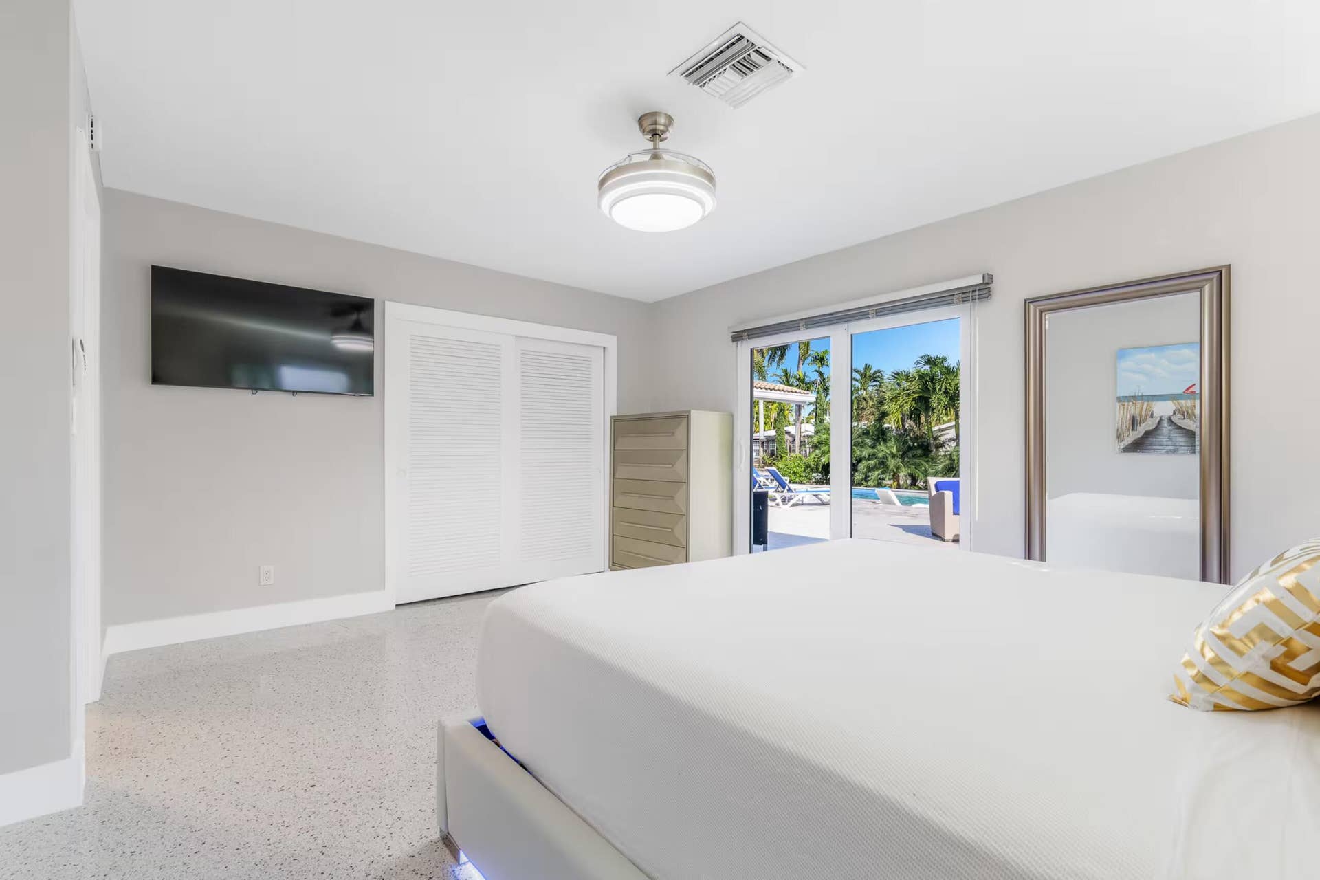 3960 NE 16th Avenue, Oakland Park, FL 33334 Canal House 34